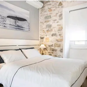 Apartment Whale Song - With Private Parking, La Spezia